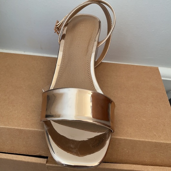 BLOCK HEEL SANDALS - Picture 2 of 4